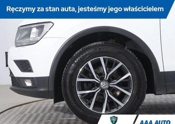 Volkswagen Tiguan cena 93000 przebieg: 154162, rok produkcji 2019 z Stąporków małe 254